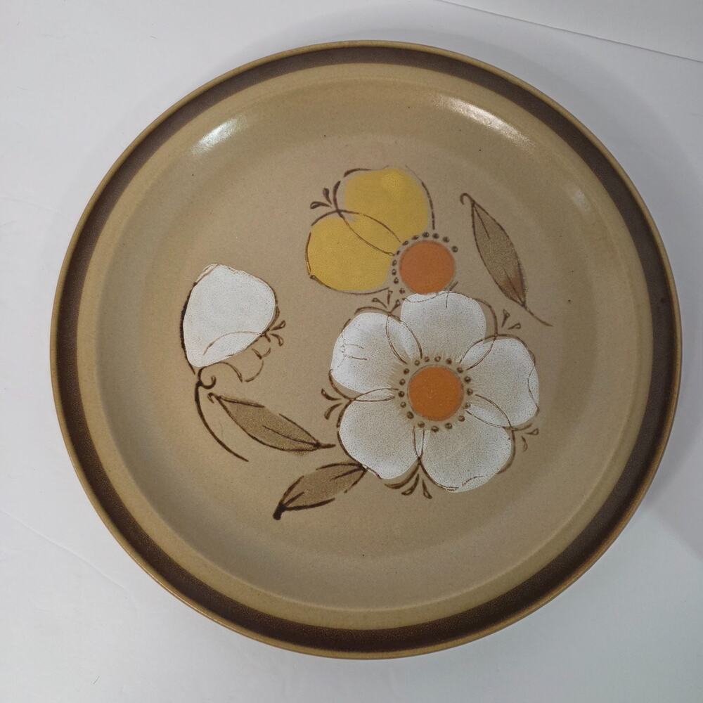 vintage Hearthside stoneware dinner plates in the "Dogwood" pattern 2 Set - Picture 4 of 6